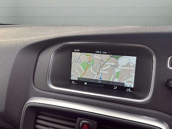 Used Volvo V40 2016 for sale - 75698265: Photo