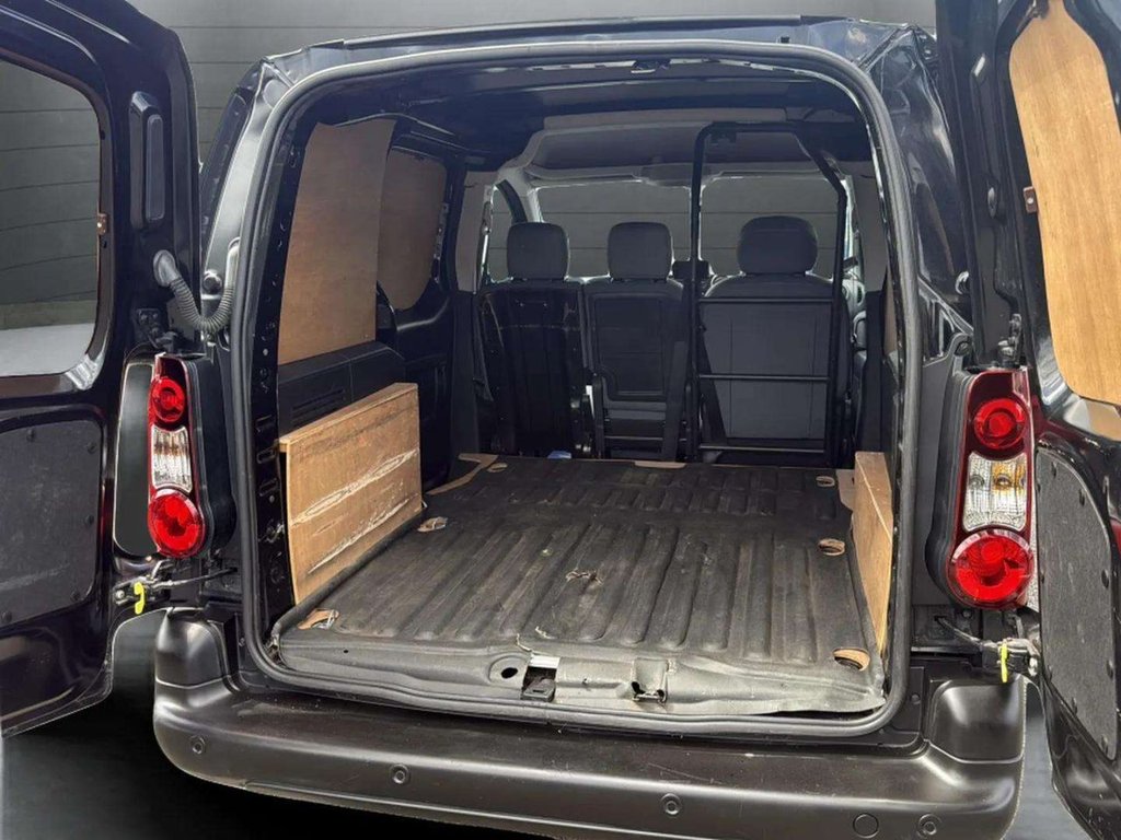Vehicle 33