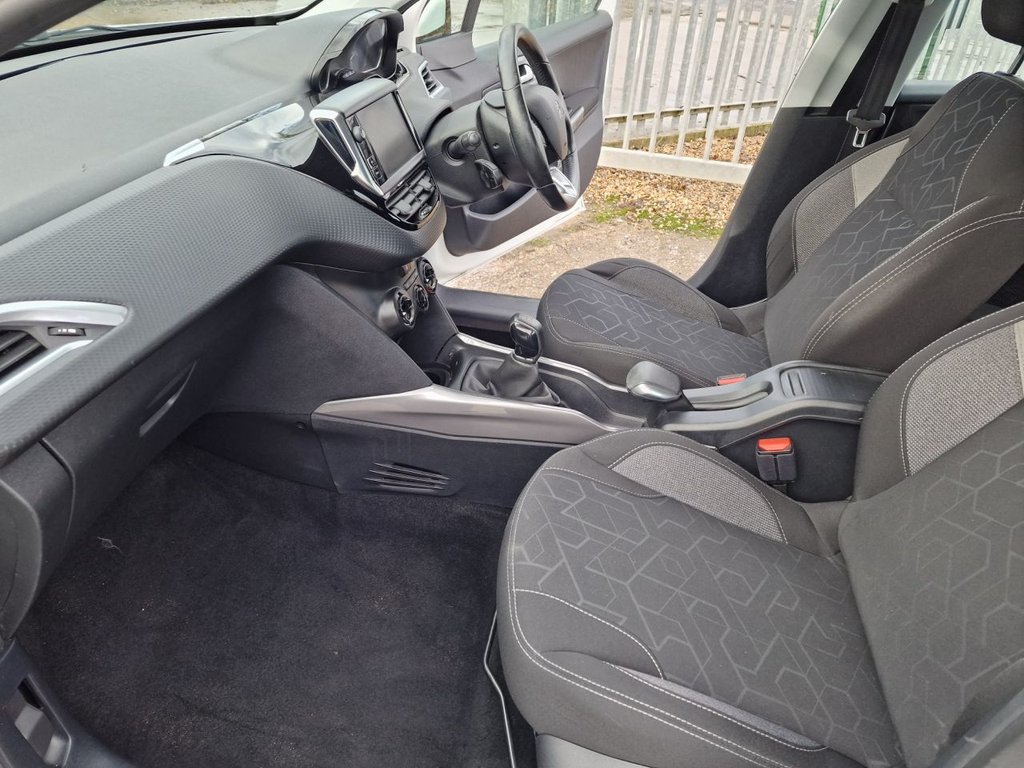 Used Peugeot 2008 2017 for sale - 76632197: Photo 15