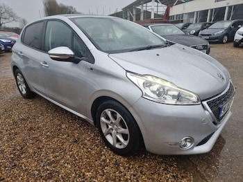 Used Peugeot 208 2015 for sale - 79221125: Photo