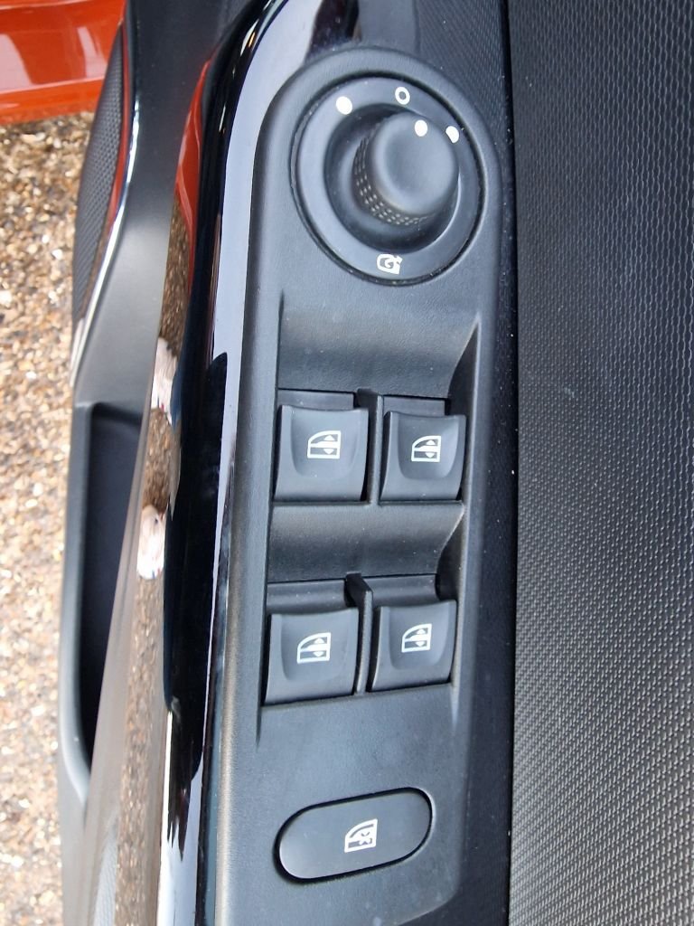 Used Renault Captur 2016 for sale - 76604999: Photo 18