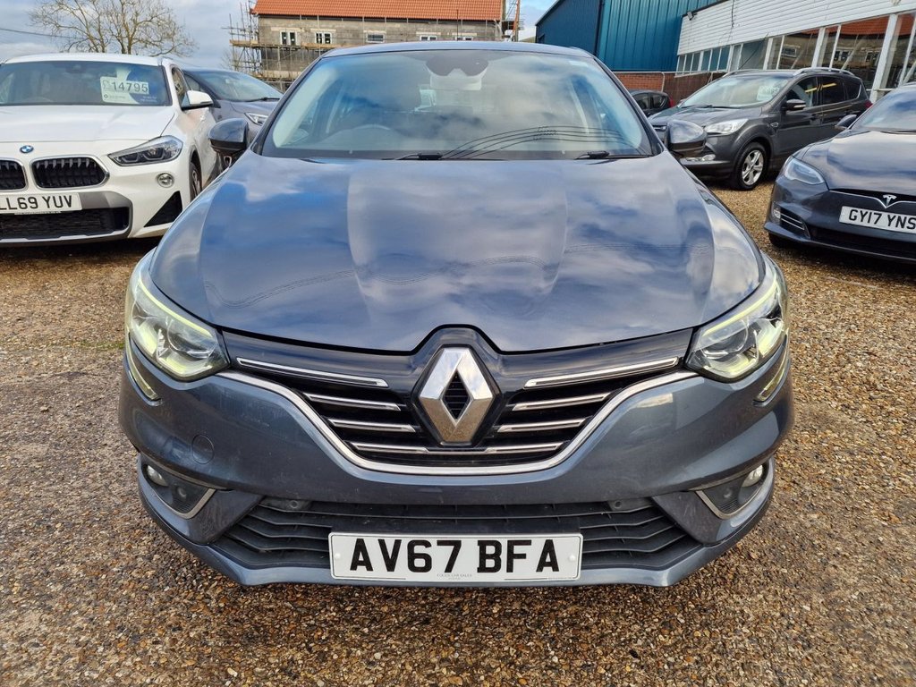 Used Renault Megane 2017 for sale - 77096460: Photo 2