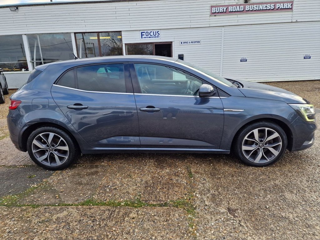 Used Renault Megane 2017 for sale - 77096460: Photo 9