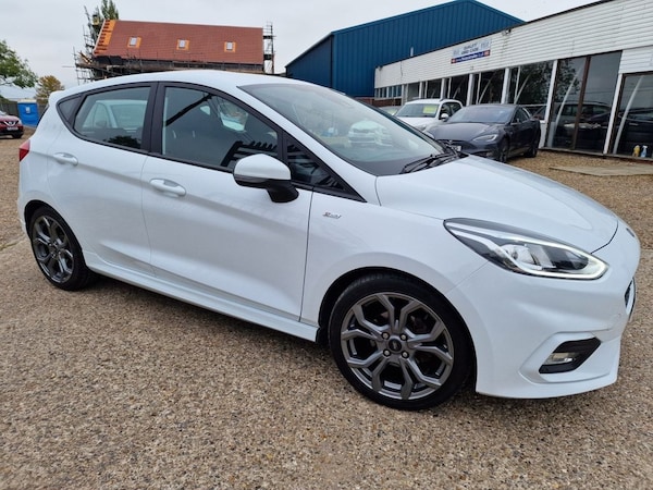 Used Ford Fiesta 2018 for sale - 76266673: Photo 1