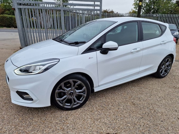 Used Ford Fiesta 2018 for sale - 76266673: Photo 2