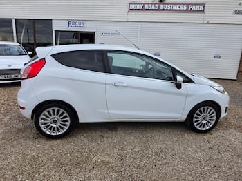 Used Ford Fiesta 2015 for sale - 79876036: Photo