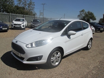 Used Ford Fiesta 2015 for sale - 79517979: Photo
