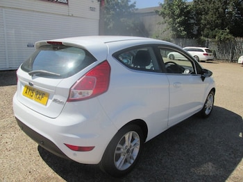 Used Ford Fiesta 2015 for sale - 79517979: Photo