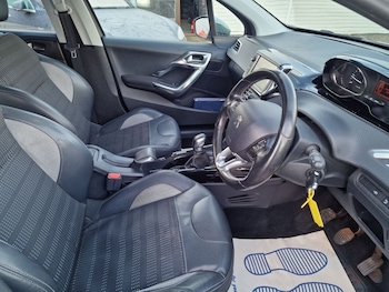 Used Peugeot 2008 2015 for sale - 77172394: Photo