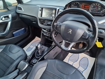 Used Peugeot 2008 2015 for sale - 77172394: Photo