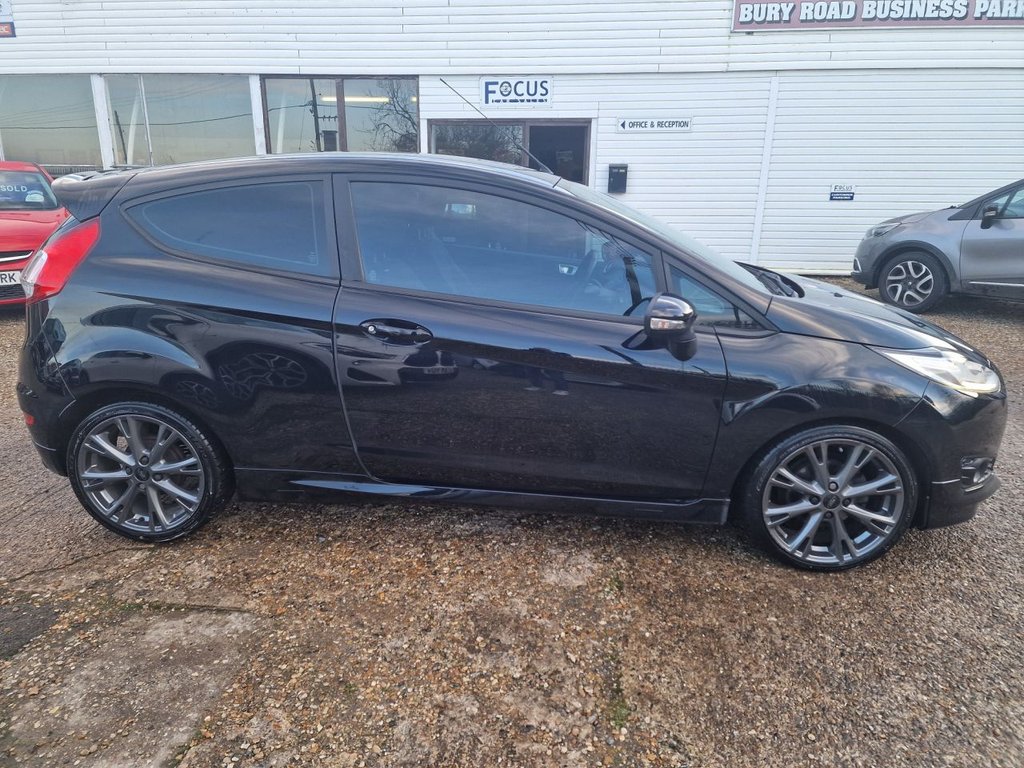 Used Ford Fiesta 2017 for sale - 77313504: Photo 2