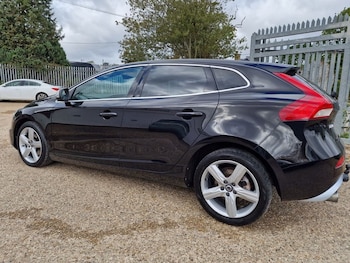 Used Volvo V40 2016 for sale - 75877390: Photo