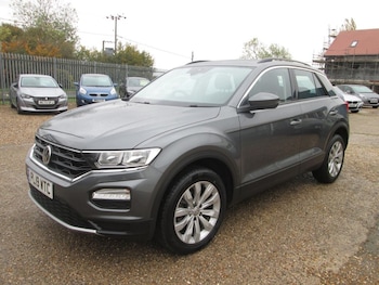 Used Volkswagen T-Roc 2019 for sale - 76430265: Photo