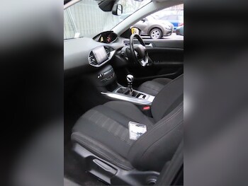 Used Peugeot 308 2016 for sale - 77328039: Photo