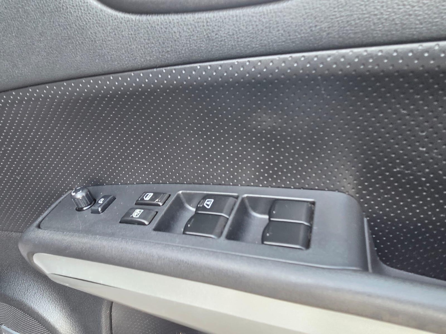 Used Nissan X-Trail 2010 for sale - 76432545: Photo 24