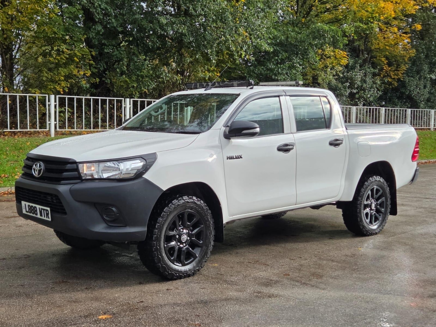 Used Toyota Hilux 2018 for sale - 76388128: Photo 2