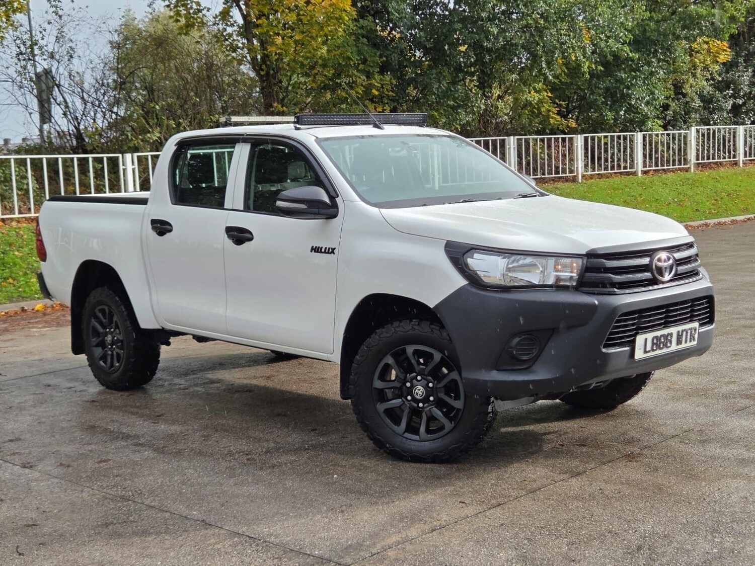 Used Toyota Hilux 2018 for sale - 76388128: Photo 36