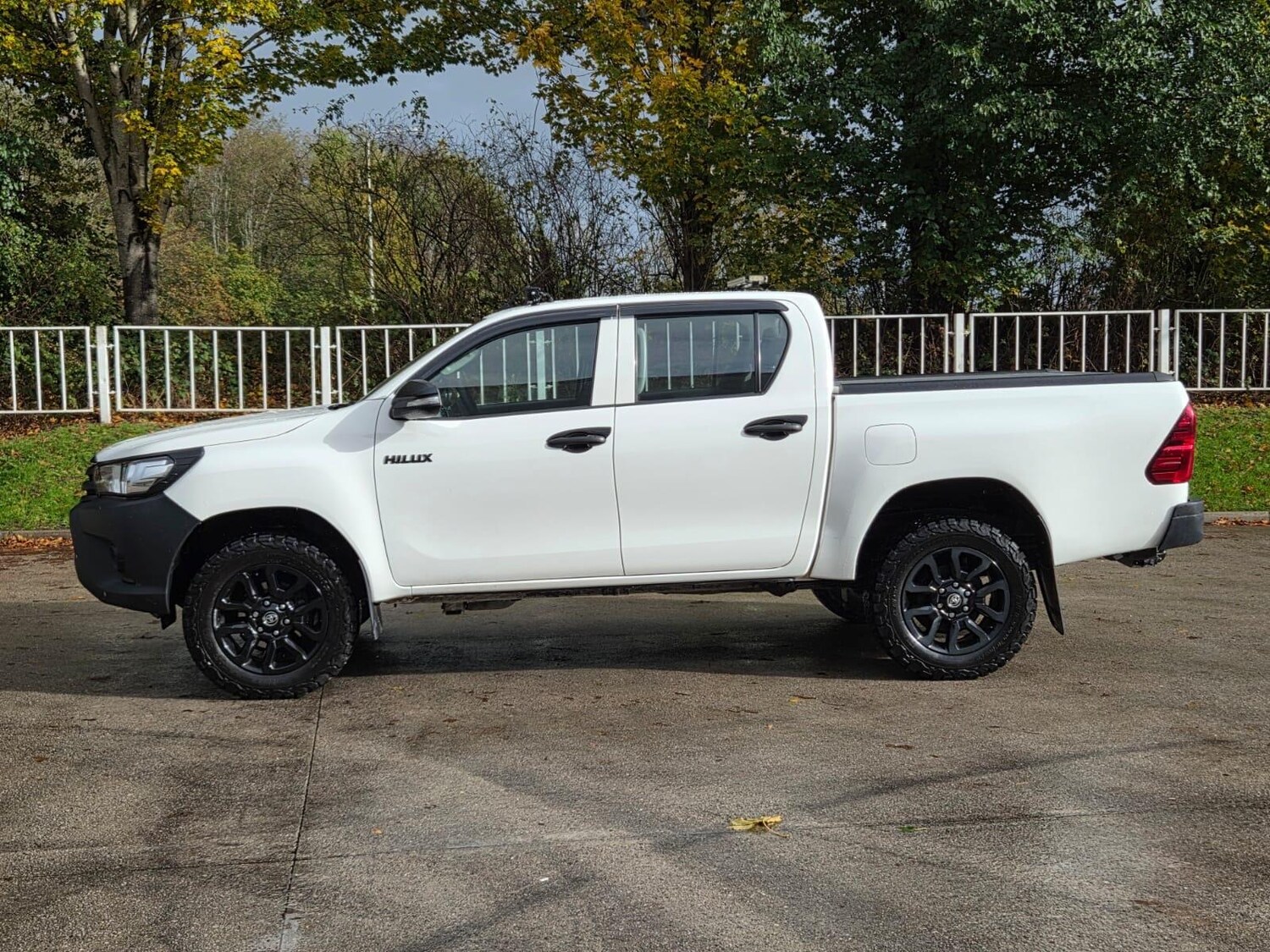 Used Toyota Hilux 2018 for sale - 76388128: Photo 38