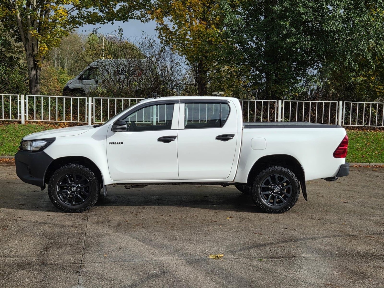 Used Toyota Hilux 2018 for sale - 76388128: Photo 47
