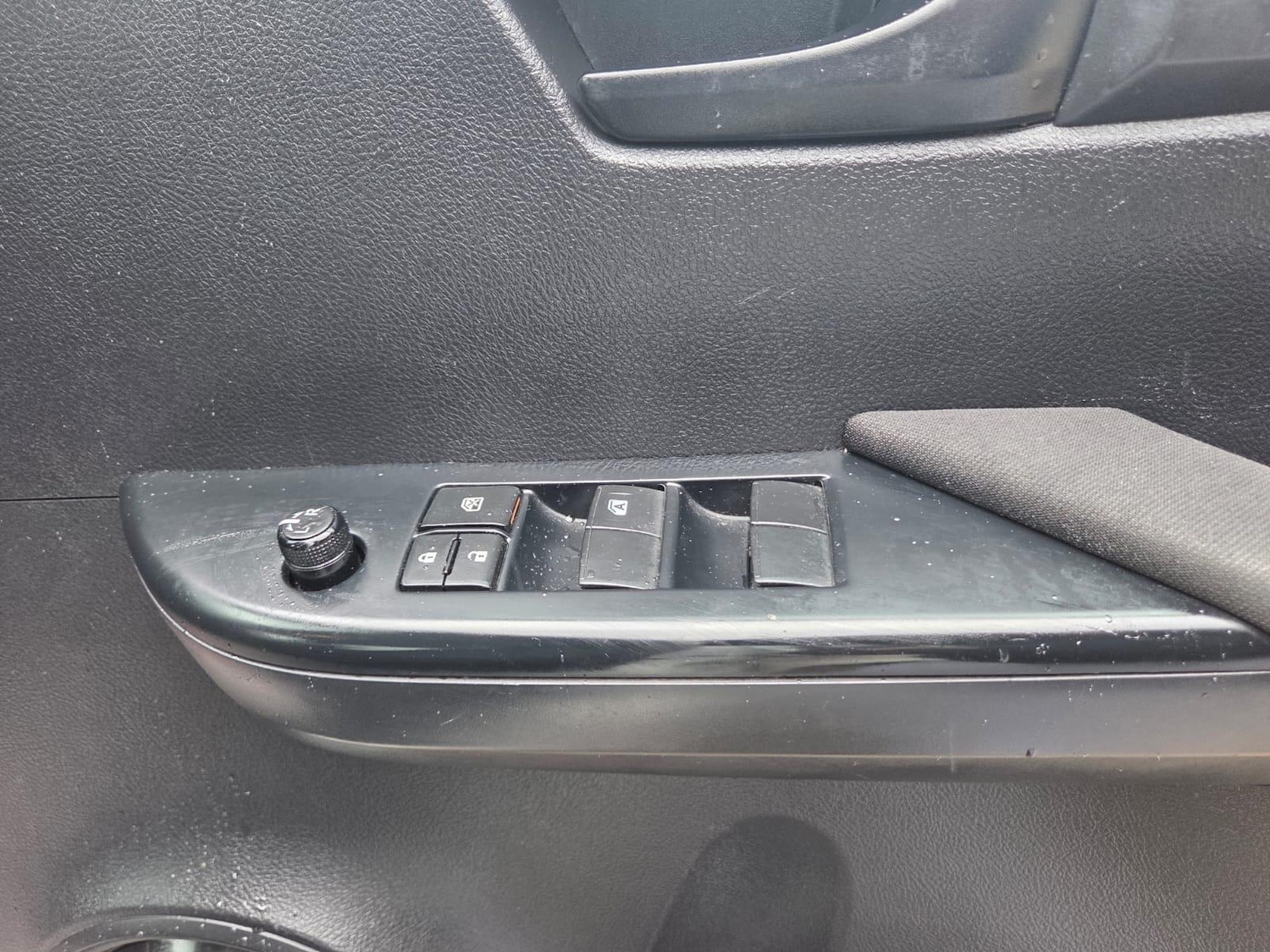 Used Toyota Hilux 2018 for sale - 76388128: Photo 52