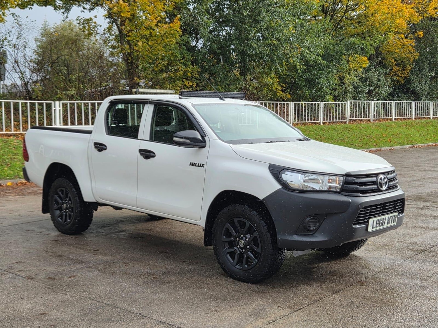 Used Toyota Hilux 2018 for sale - 76388128: Photo 58