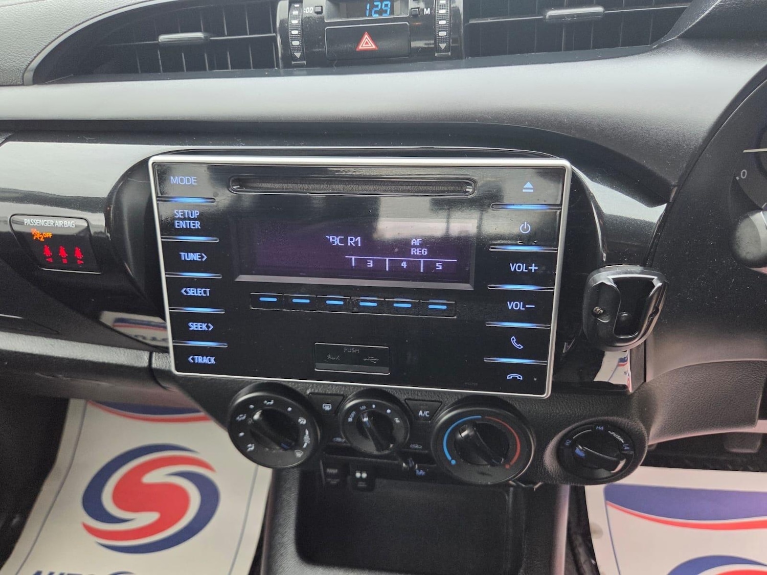 Used Toyota Hilux 2018 for sale - 76388128: Photo 6