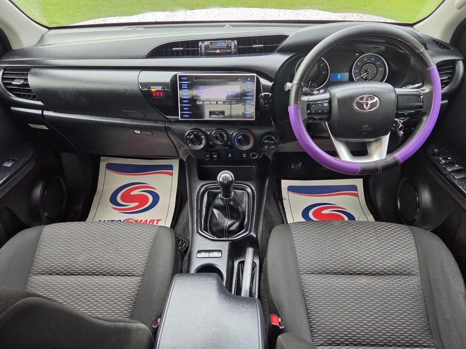 Used Toyota Hilux 2018 for sale - 76388128: Photo 8