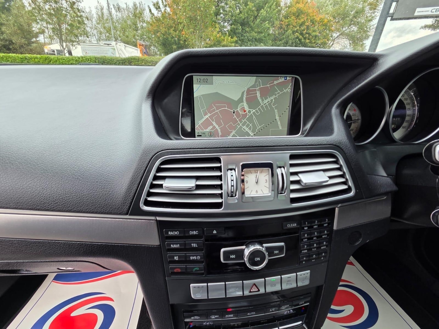 Used Mercedes-Benz E-Class 2014 for sale - 76151080: Photo 8