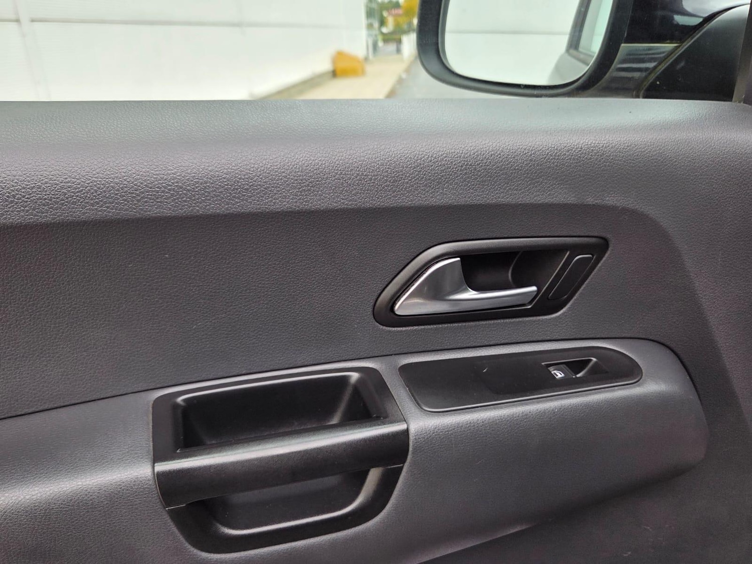 Used Volkswagen Amarok 2012 for sale - 76988996: Photo 32