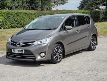Used Toyota Verso 2017 for sale - 79533512: Photo