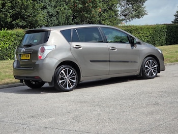 Used Toyota Verso 2017 for sale - 79533512: Photo