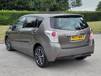 Used Toyota Verso 2017 for sale - 79533512: Photo