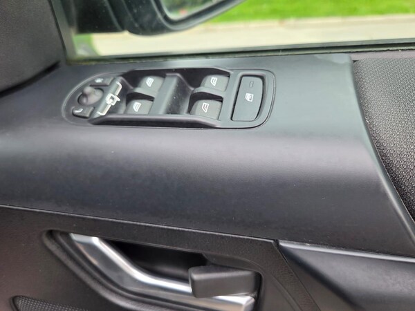 Used Land Rover Freelander 2 2011 for sale - 76109744: Photo 46