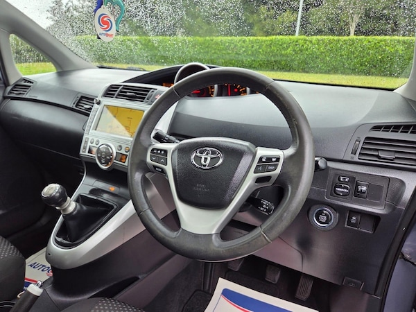 Used Toyota Verso 2010 for sale - 75563805: Photo 15