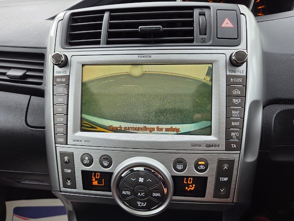 Used Toyota Verso 2010 for sale - 75563805: Photo 57