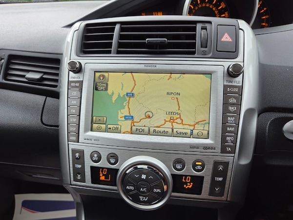 Used Toyota Verso 2010 for sale - 75563805: Photo 7