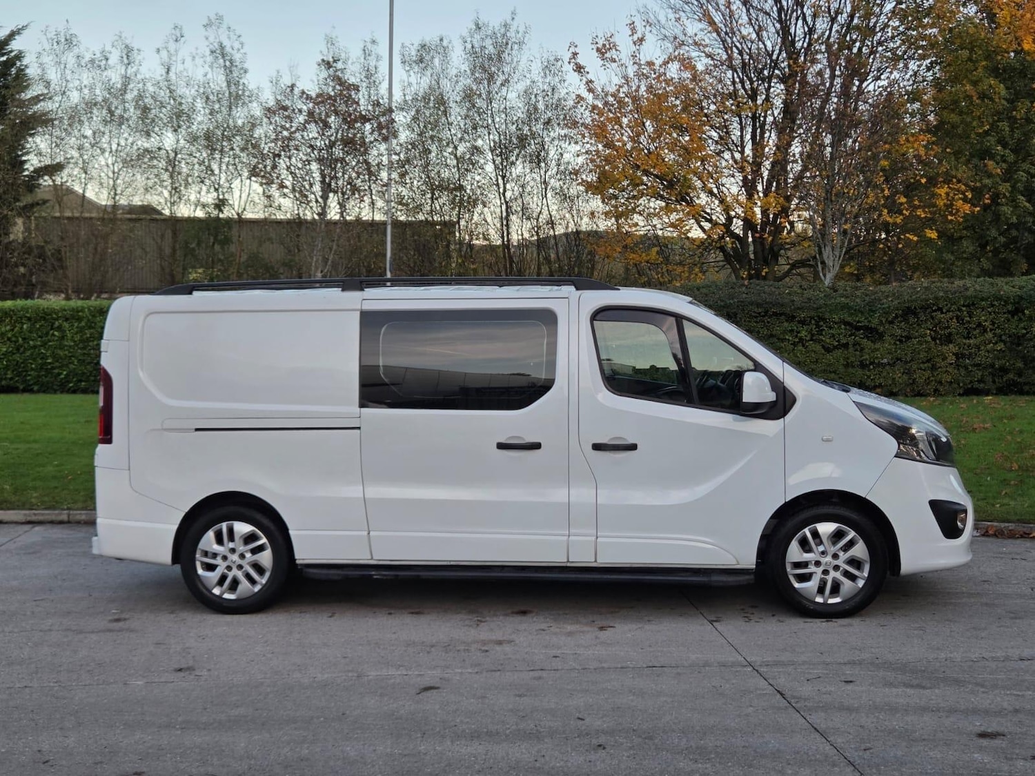 Used Vauxhall Vivaro 2015 for sale - 76992888: Photo 3