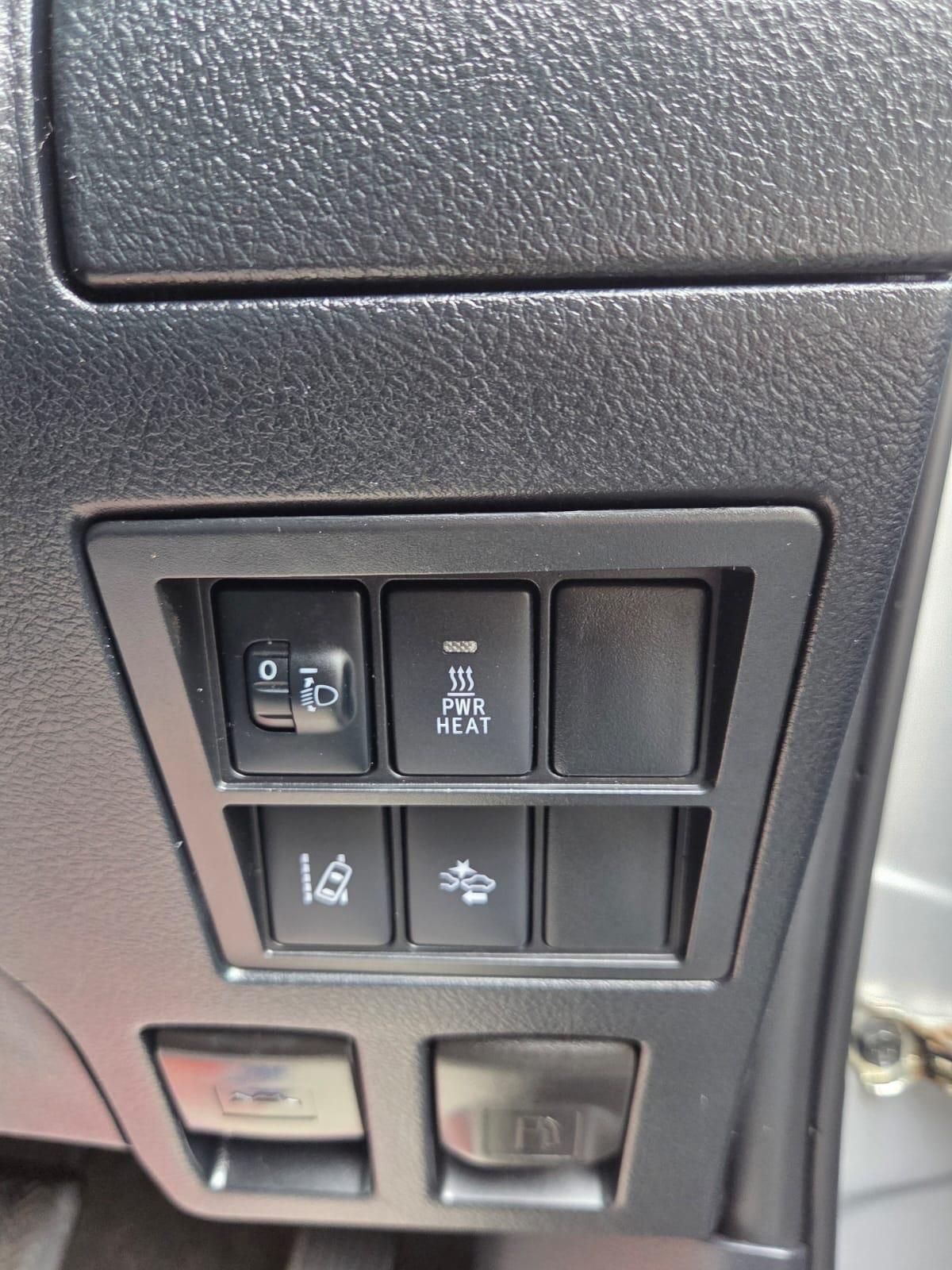 Used Toyota Hilux 2017 for sale - 76753318: Photo 35