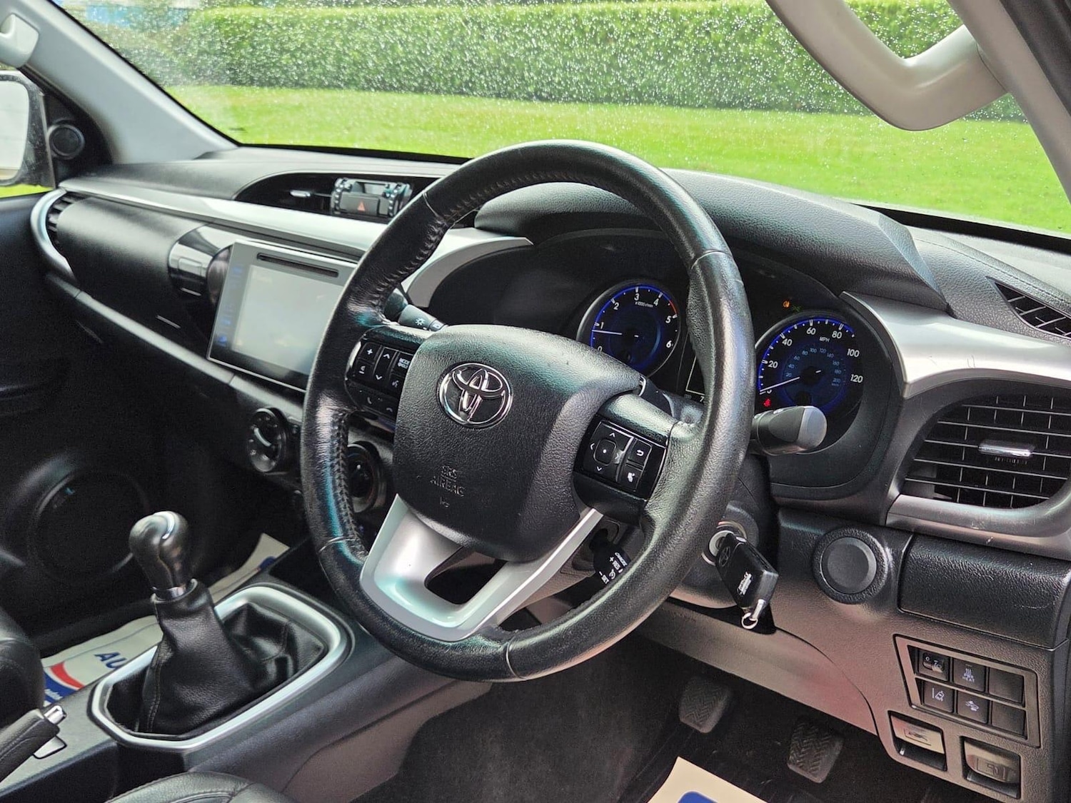 Used Toyota Hilux 2017 for sale - 76753318: Photo 36