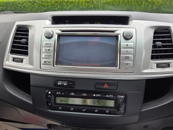 Used Toyota Hilux 2012 for sale - 75051142: Photo 12