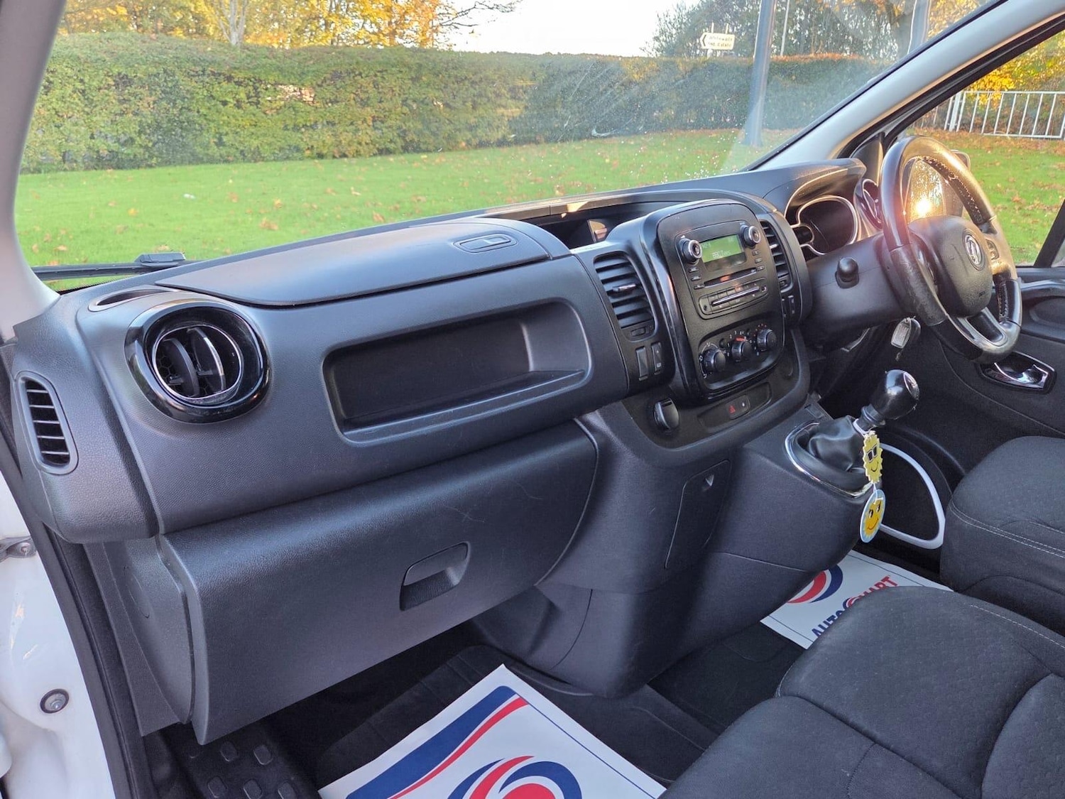 Used Vauxhall Vivaro 2015 for sale - 76377810: Photo 36