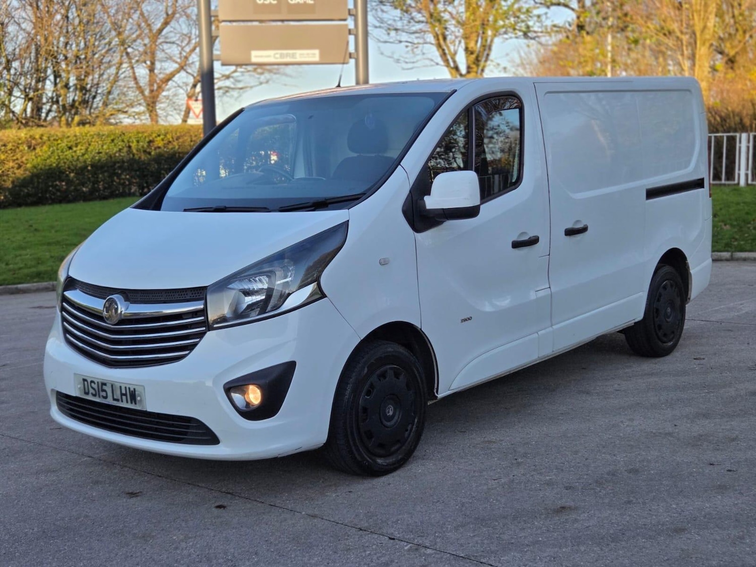 Used Vauxhall Vivaro 2015 for sale - 76633199: Photo 2