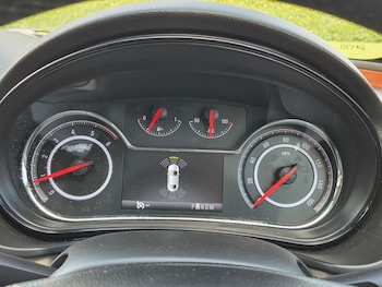 Used Vauxhall Insignia 2015 for sale - 77957130: Photo