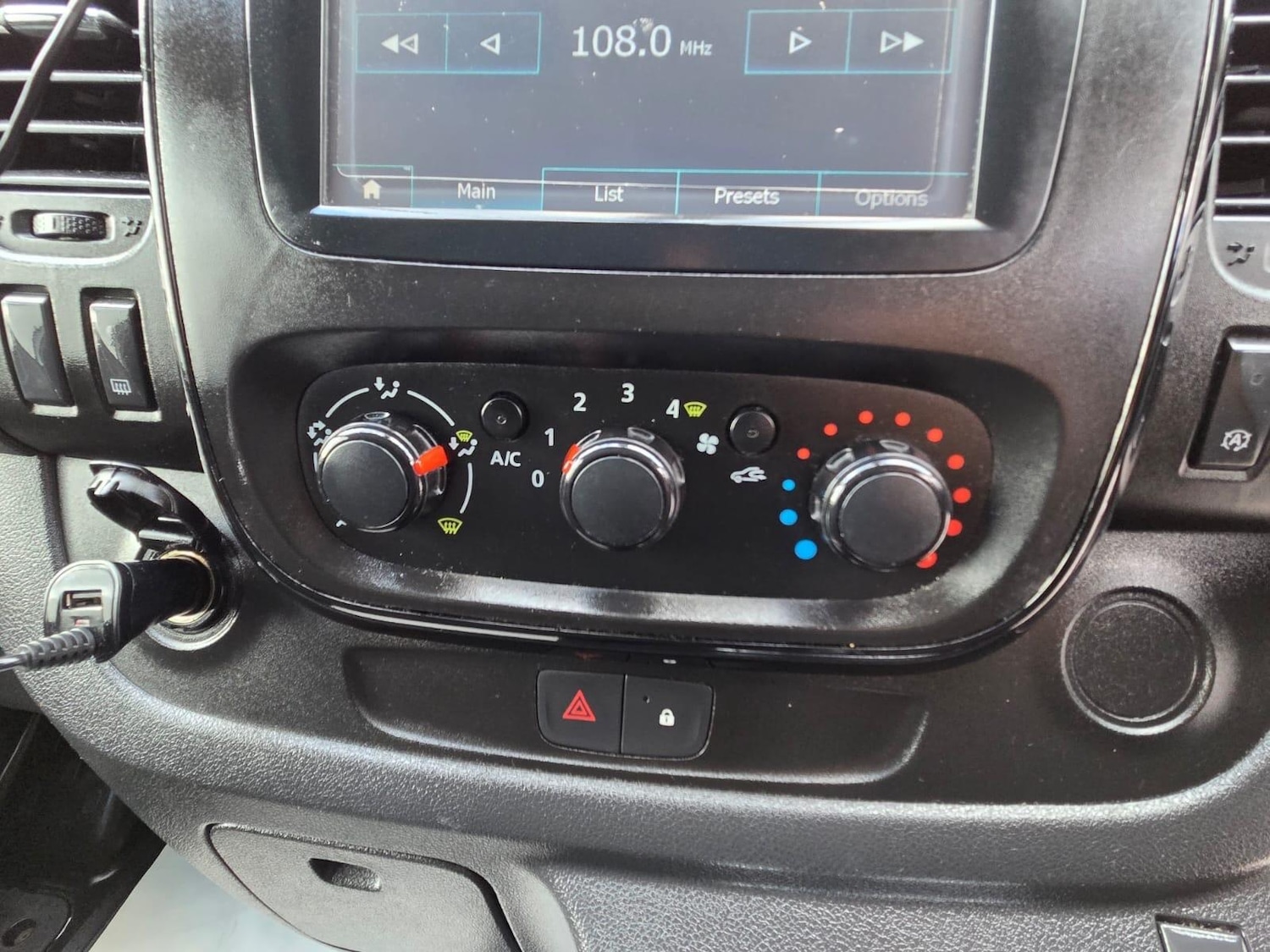 Used Vauxhall Vivaro 2018 for sale - 77637637: Photo 18