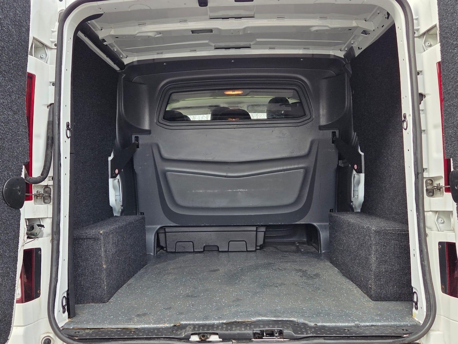 Used Vauxhall Vivaro 2018 for sale - 77637637: Photo 7