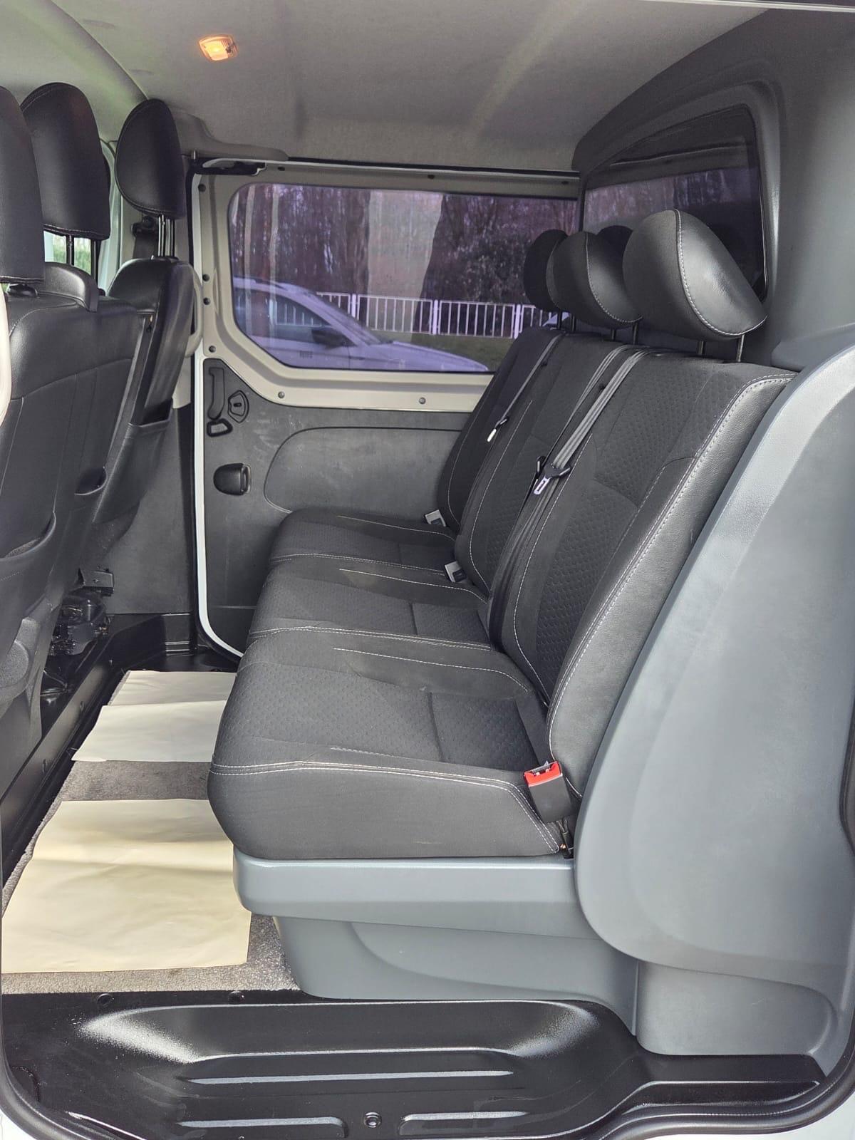 Used Vauxhall Vivaro 2018 for sale - 77637637: Photo 9