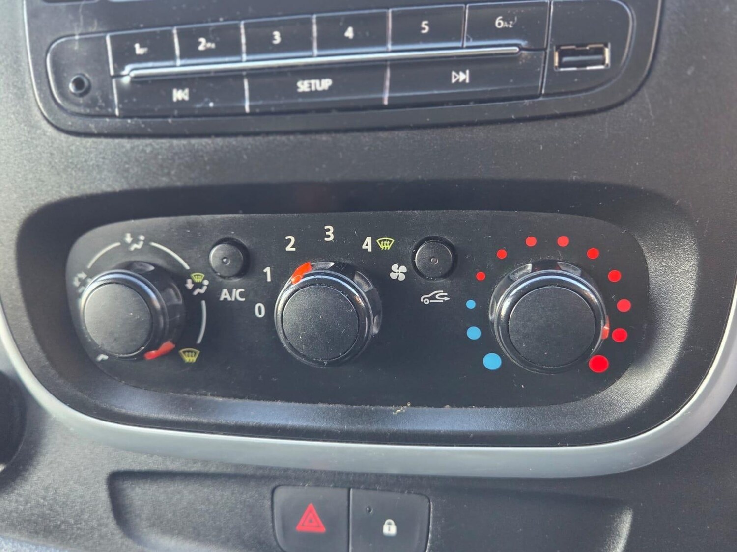 Used Vauxhall Vivaro 2015 for sale - 76991985: Photo 11