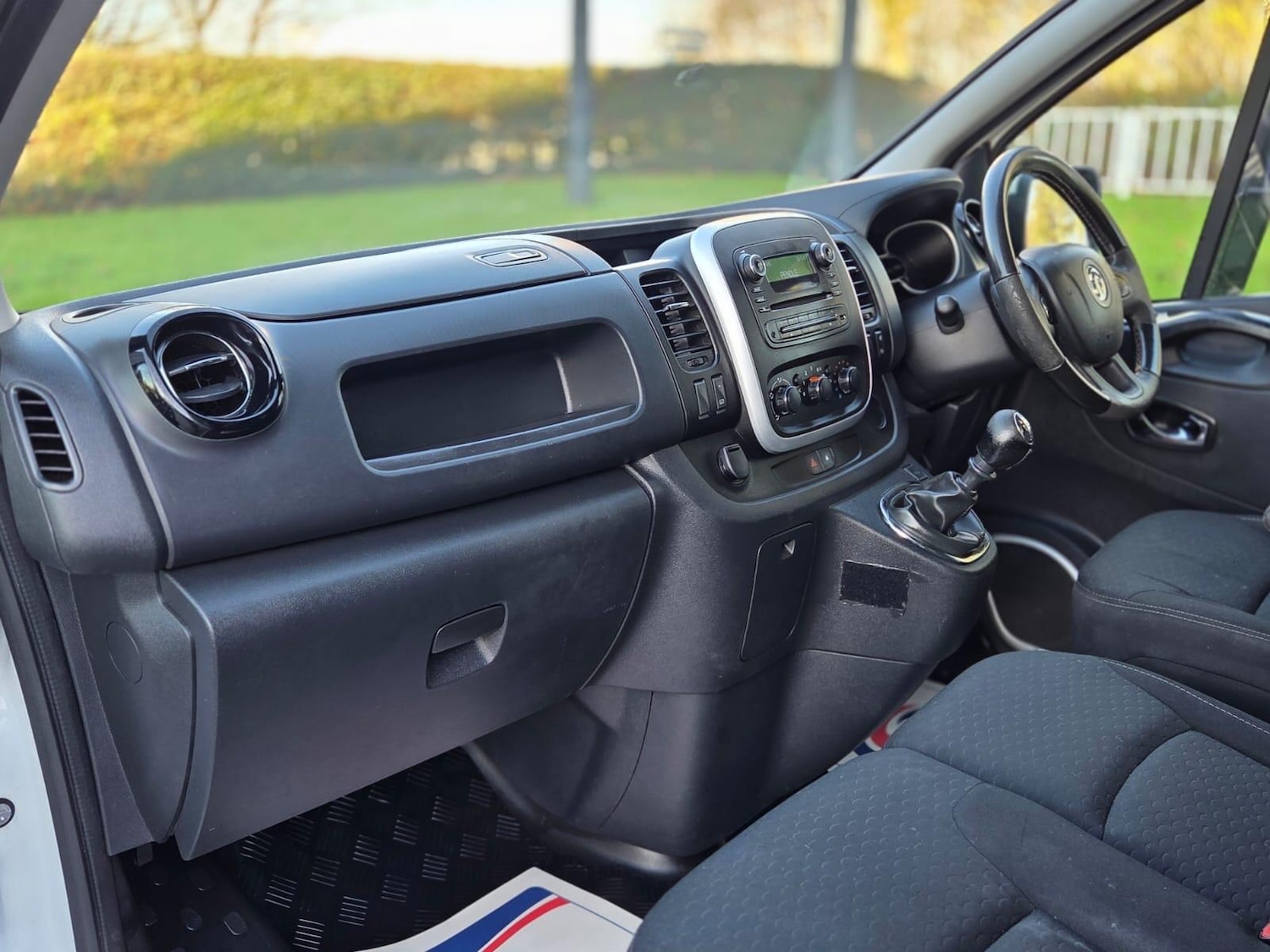 Used Vauxhall Vivaro 2015 for sale - 76991985: Photo 13