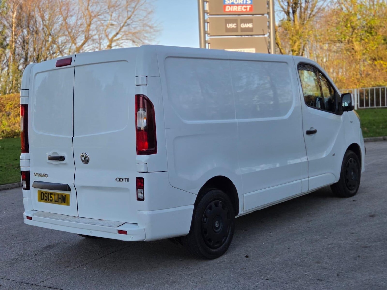 Used Vauxhall Vivaro 2015 for sale - 76991985: Photo 3