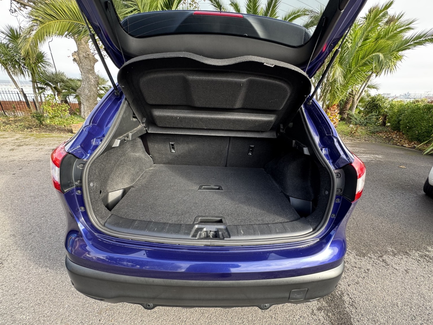 Used Nissan Qashqai 2015 for sale - 77027869: Photo 10